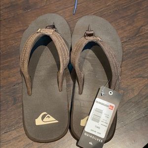 Quicksilver brown suede flip flops
